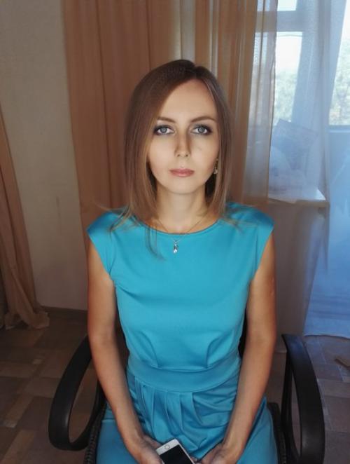 Добрый день? Я профессиональный визажист и стилист по прическам, квалифицированный свадебный стилист. 06 Добрый день? Я профессиональный визажист и стилист по прическам, квалифицированный свадебный стилист. 06