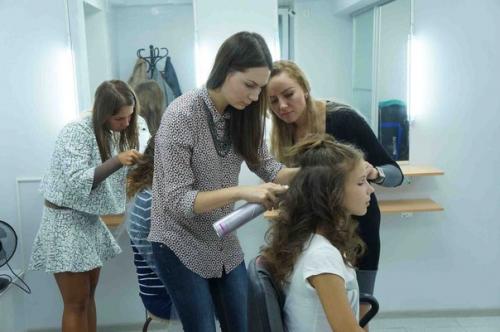 Мастер классы по макияжу и прическам от школы визажа Нины кушовой, JM Киров. 01