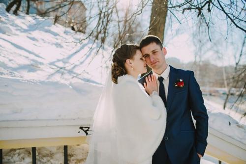 Девушки, я профессиональный визажист, модельер причесок приглашаю вас на макияж и локоны. 01