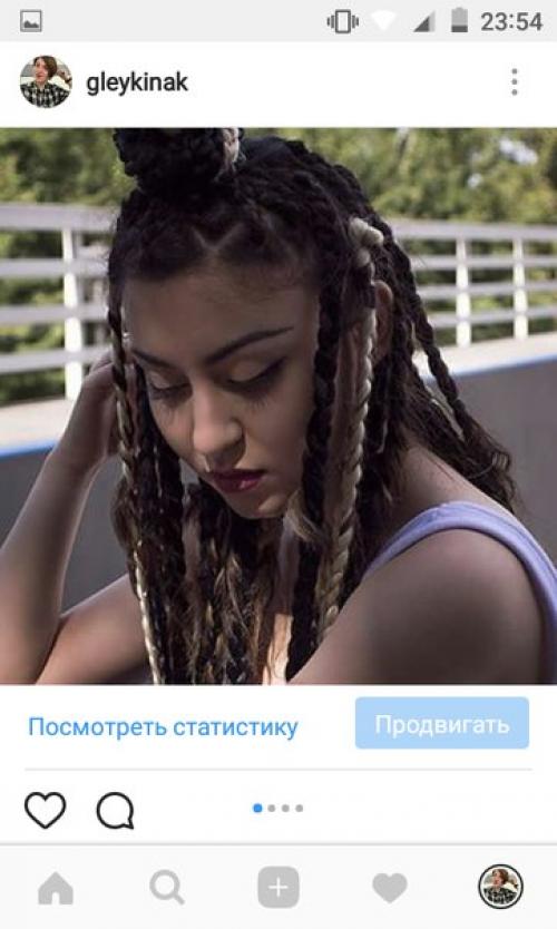 Могу: подстричь, создать любой образ: на фотосессию, вечерний и даже свадебный, макияж, прическа, афрокосы, косы с канекалоном. 01