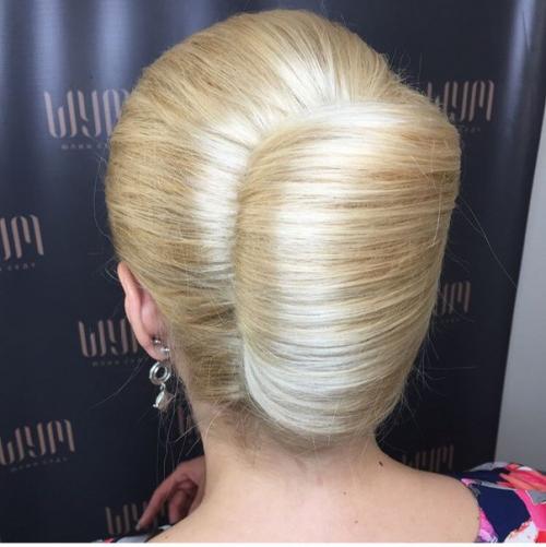 Всех приветствую?  Девочки, мне нужны модели для отработки полного образа, прическа + макияж? 01