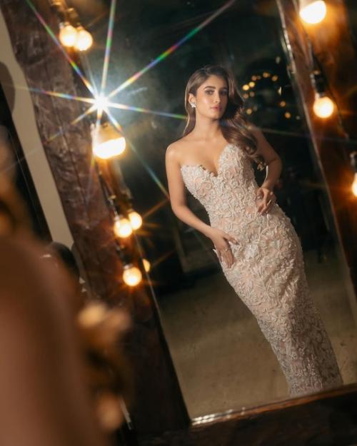 Образ Раши для премьеры фильма Azaad. 06