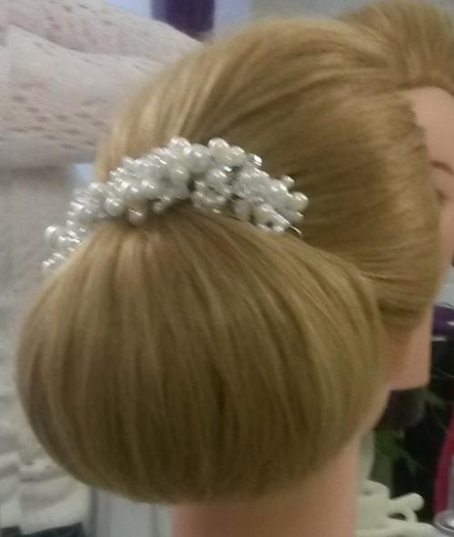 * Свадебная прическа и макияж * - это самое главное в образе невесты, поэтому очень важно, чтобы они дополняли друг друга. 06