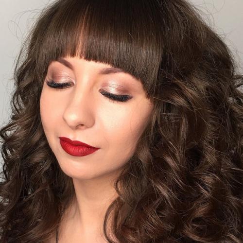 Предлагаю услуги визажиста - стилиста, выполняю все виды профессионального макияжа, свадебные и вечерние причёски. 01