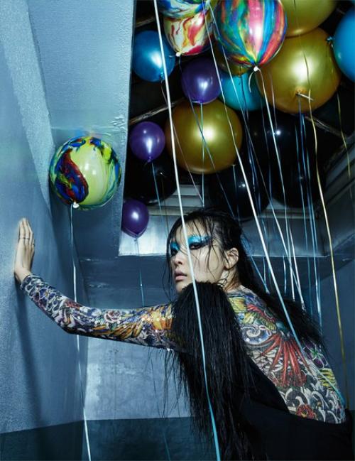 Life Of The Party: сунджи Ким в фотосессии Эда синглетона для W Magazine December 2015. 03