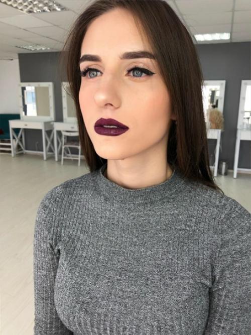 Любые виды макияжа (Nude, вечерний, свадебный, на фотосессию), локоны, прически на основе локонов. 03