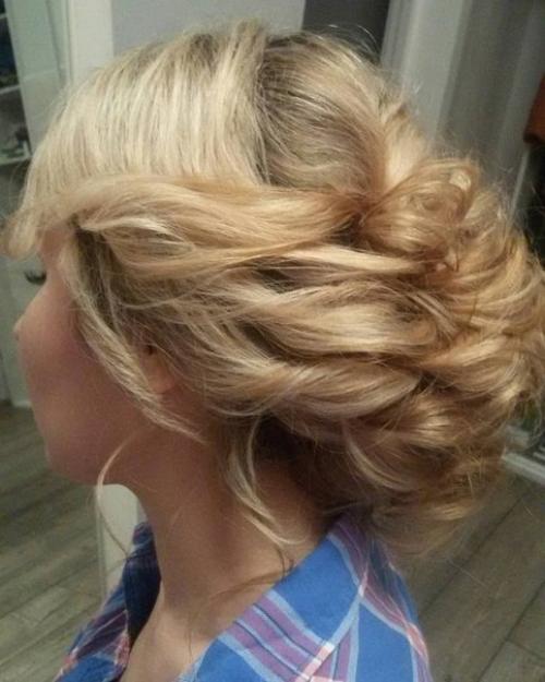 Милые девушки!  Приглашаю вас записаться на причёски/локоны и макияж по приятным ценам! 05