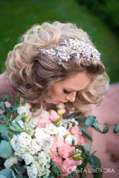 50%. Не упустите нашу скидку на свадебные и вечерние образы. 02