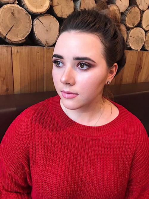 Модели на макияж нужны. 03