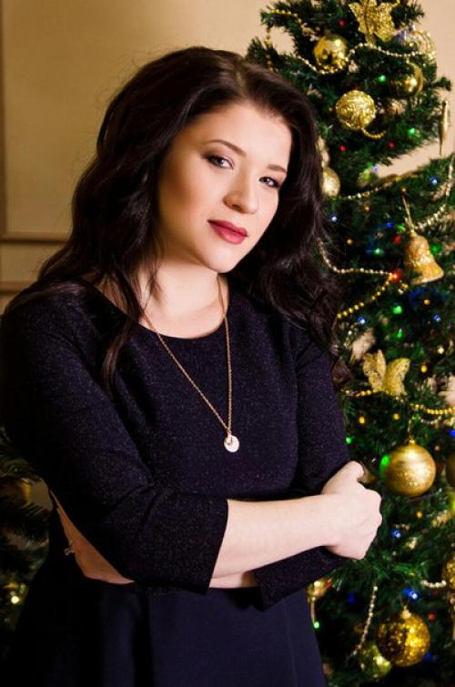 Милые девушки!  Предоставляю услуги профессионального визажиста, стилист по прическам, бровист! 09