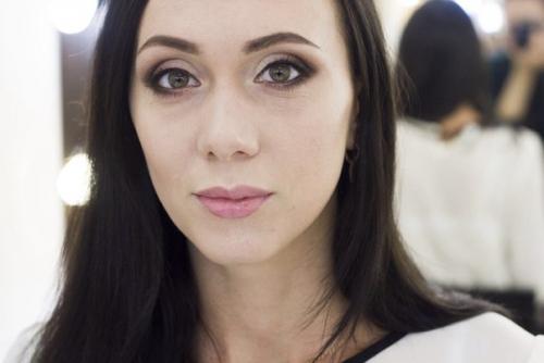 Здравствуйте!  Я визажист и стилист по прическам! 09