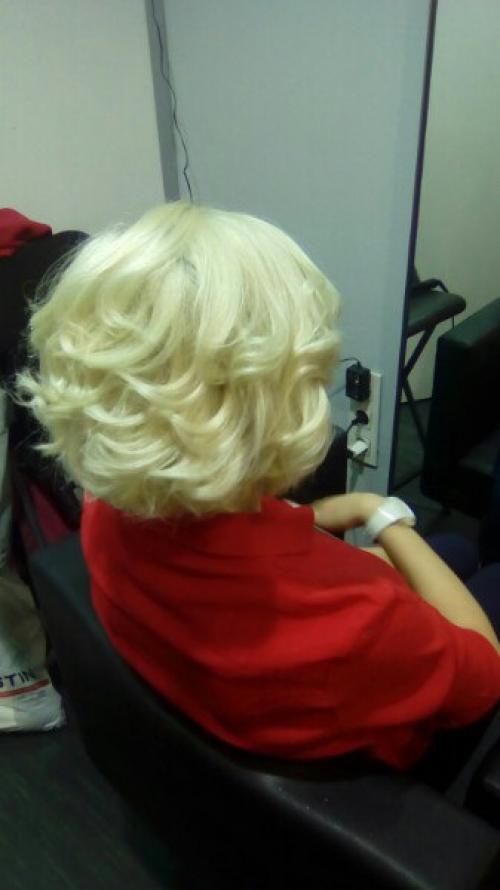 Могу: подстричь, создать любой образ: на фотосессию, вечерний и даже свадебный, макияж, прическа, афрокосы, косы с канекалоном. 06