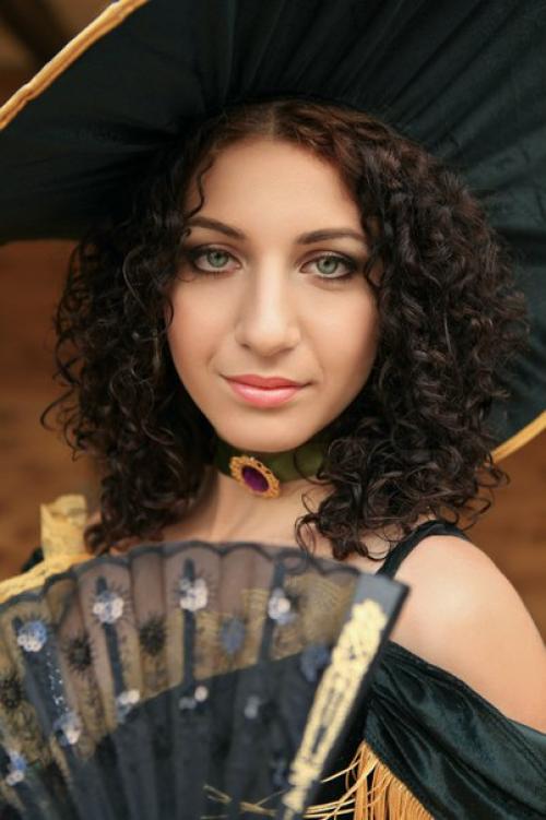 Здравствуйте!  Я визажист и стилист по прическам! 03