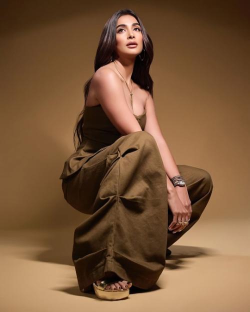 Образ пуджи для продвижения фильма Deva. 01