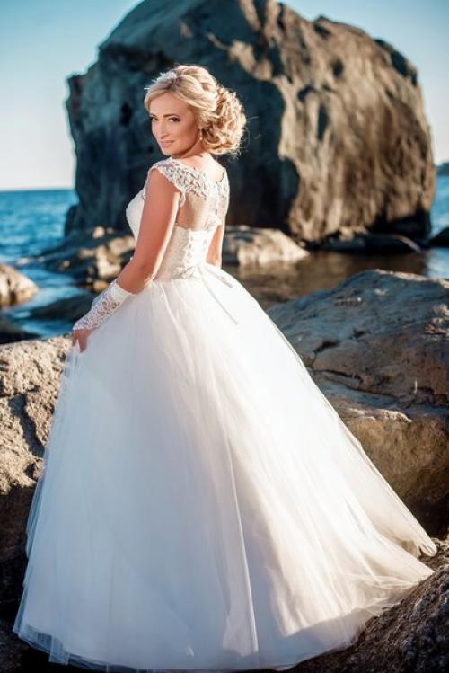 Мы считаем, что свадьба - это самое значимое торжество в жизни каждой девушки. 01