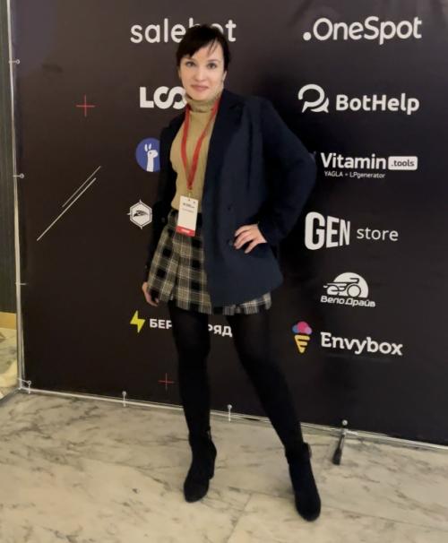 Суровый обладает своеобразным феноменом - он давно уже превратился в диджитальный мет Гала. 04