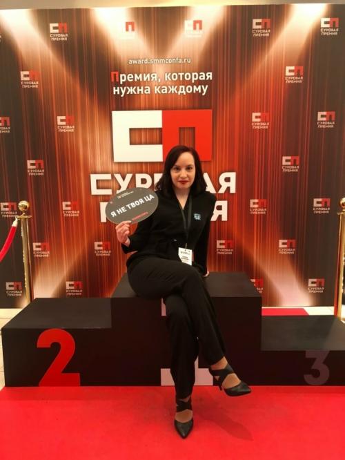 Суровый обладает своеобразным феноменом - он давно уже превратился в диджитальный мет Гала. 05