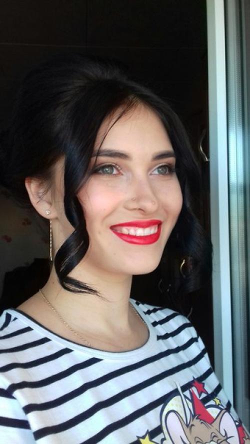 Красотки?  Предлагаю вам услуги макияжа и причёсок? 01