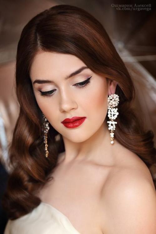 14 октября (пятница) мы ищем моделей с большим открытым веком на макияж в 14 ч. бесплатно! 02