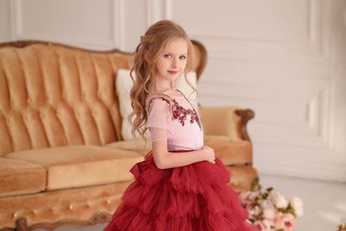 Внимание!  Только в том случае, если вам требуется сделать оригинальный подарок, то идеальным решением будет подарочный сертификат на фотосессию. 01