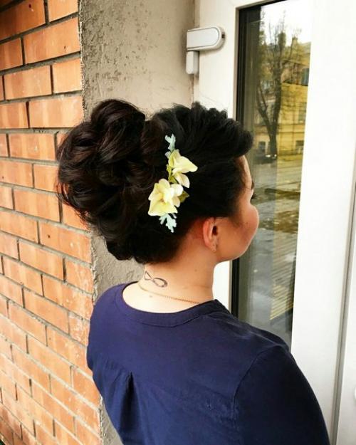 Красотки?  Предлагаю вам услуги макияжа и причёсок? 09