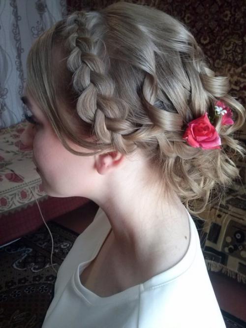 Дорогие, милые девушки предлагаю услуги парикмахера - визажиста на дому по доступным ценам хотите привести себя в порядок не выходя из дома? 01