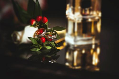 Очень люблю снимать обручальные кольца! 02 Очень люблю снимать обручальные кольца! 02