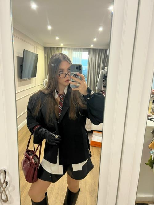 Я очень долго собираюсь куда-то, и это почти всегда превращается в целую эпопею. 01