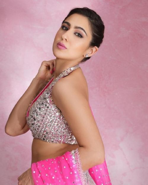 Сара али кхан в наряде Manish Malhotra для его вечеринки. 06