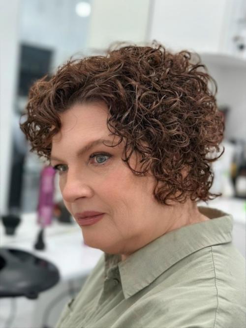 Должна быть в женщине загадка …. 01