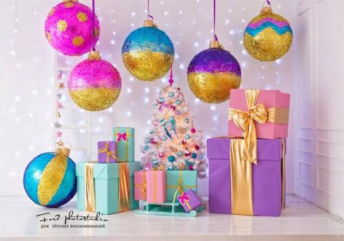 В студиях осталось только будничное время, кто ещё хочет попасть на новогодние фотосессии, успевайте бронировать удобное для вас время! 02