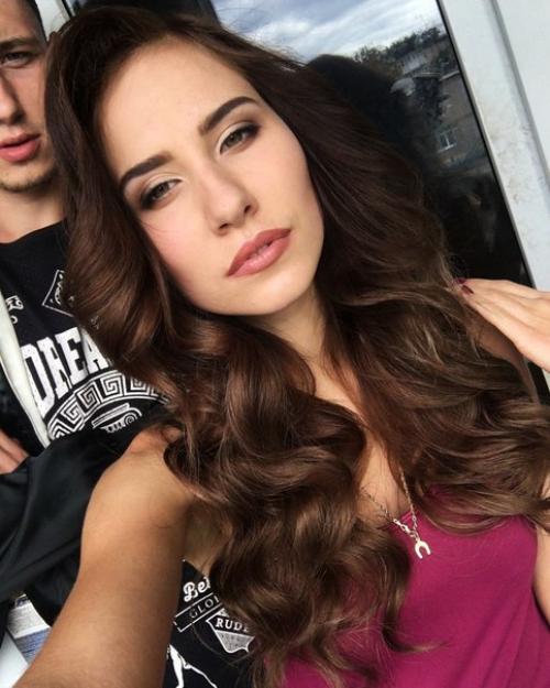 Я могу помочь в создании образа на любое мероприятие я дипломированый стилист - парикмахер, визажист? 06