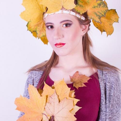 Дорогие девушки?  Я сертифицированный мастер по причёскам, а так же визажист - стилист. 05