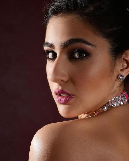 Сара али кхан в наряде Manish Malhotra для его вечеринки. 02