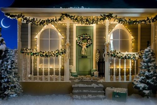 В студиях осталось только будничное время, кто ещё хочет попасть на новогодние фотосессии, успевайте бронировать удобное для вас время! 04