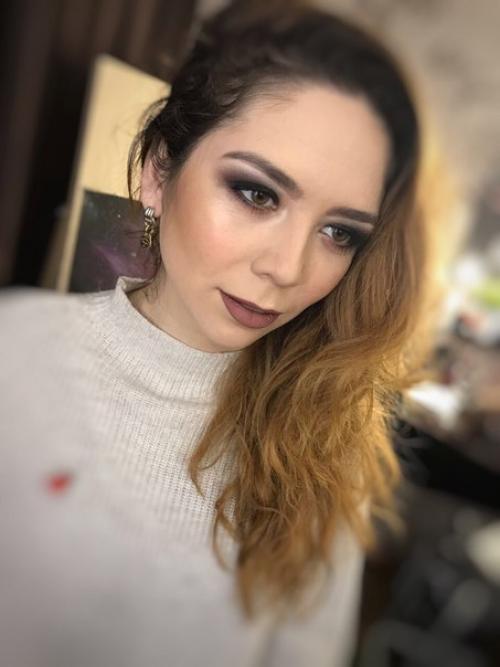 В предверии новогодних праздников проходит акция - полный образ (макияж и причёска) всего 1500 р? 02