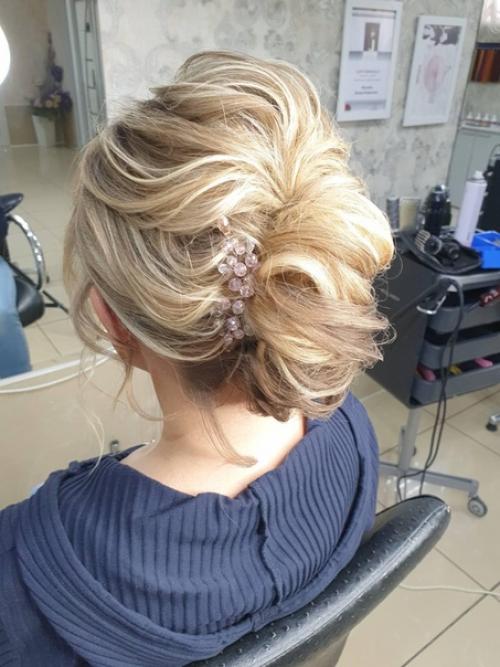 Прическа и макияж одни из самых важных аксессуаров. 02