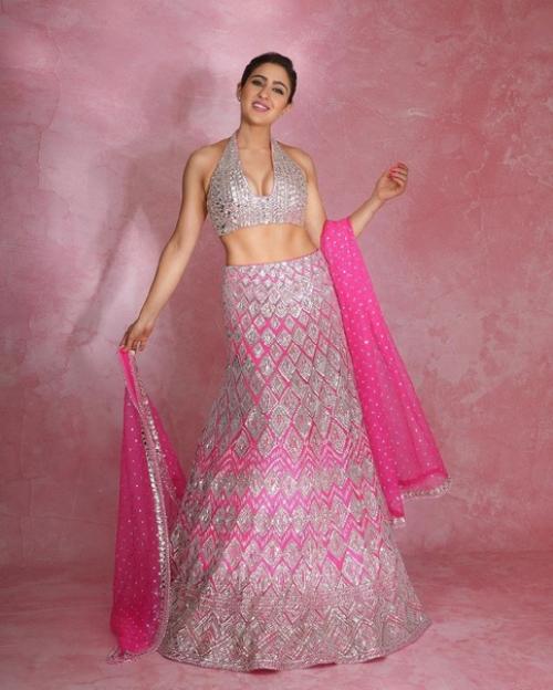 Сара али кхан в наряде Manish Malhotra для его вечеринки. 03