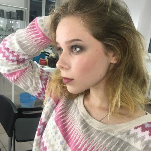 Дорогие девушки?  Я сертифицированный мастер по причёскам, а так же визажист - стилист. 07