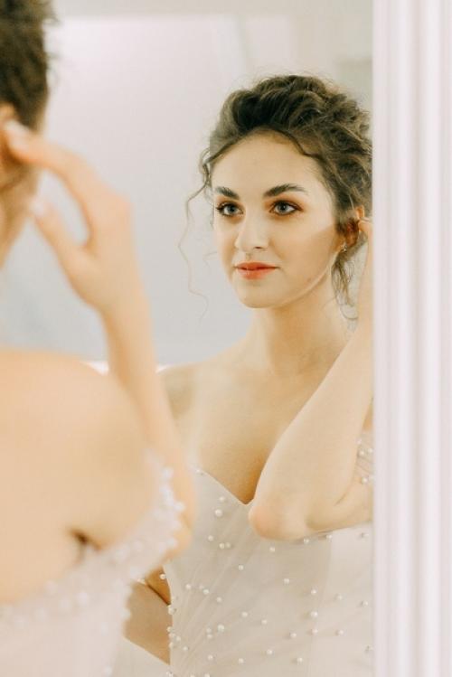 Данный пост пишу по просьбе невесты, которая недавно приходила на пробный макияж и прическу. 04