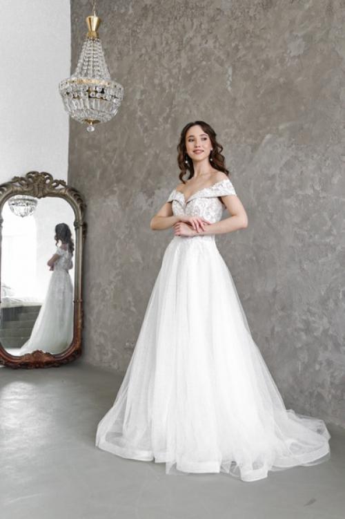 Как выглядит свадебное платье в стиле современная классика. 04