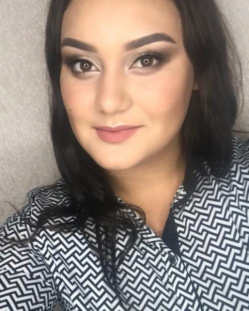 В предверии новогодних праздников проходит акция - полный образ (макияж и причёска) всего 1500 р? 05