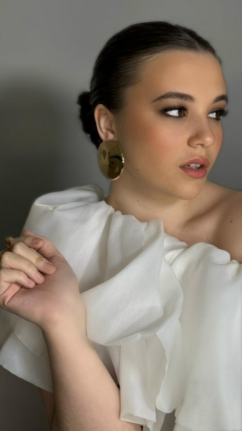 Образ состоит не только из макияжа и прически, каждая мелочь в образе - играет большую роль! 02