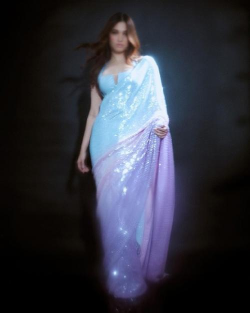 Таманна в наряде Manish Malhotra для его вечеринки. 02