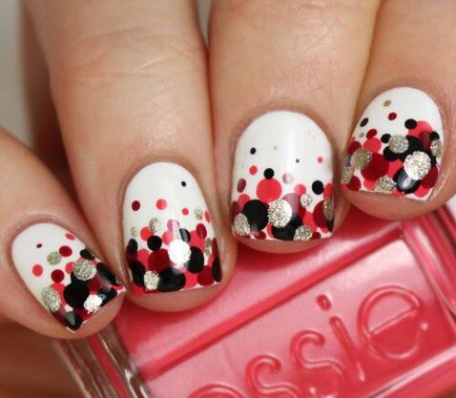 Как правильно выбрать новогодний маникюр? 01