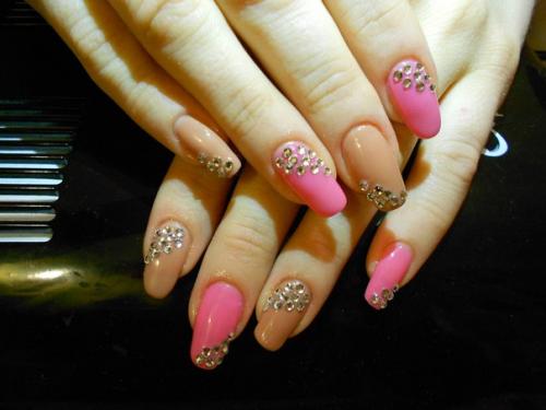 Макияж, прически, покрытие шеллак, цены от 700 руб. 08