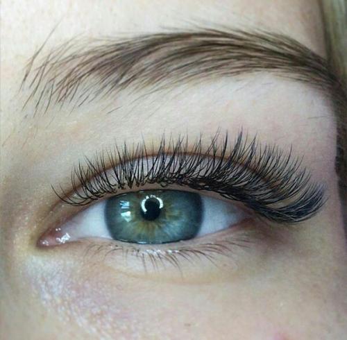 Наращивание ресничек. Классический объем 500. 03