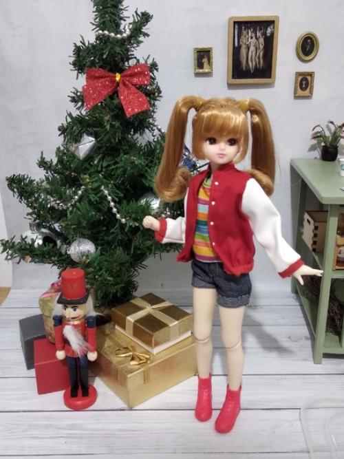 Я приобрела давеча для гибридизации набор Creatable World. 03