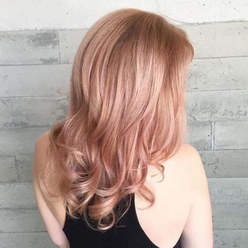 Розовый блонд - окрашивание неэкстремальное, вернувшееся в моду совсем недавно. 04 Розовый блонд - окрашивание неэкстремальное, вернувшееся в моду совсем недавно. 04