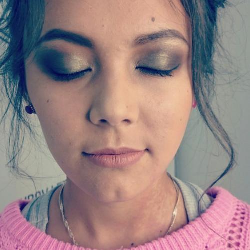 Нужны модели на макияж 500 р, причёски 500 р, локоны 500 р. для пополнения портфолио. 03